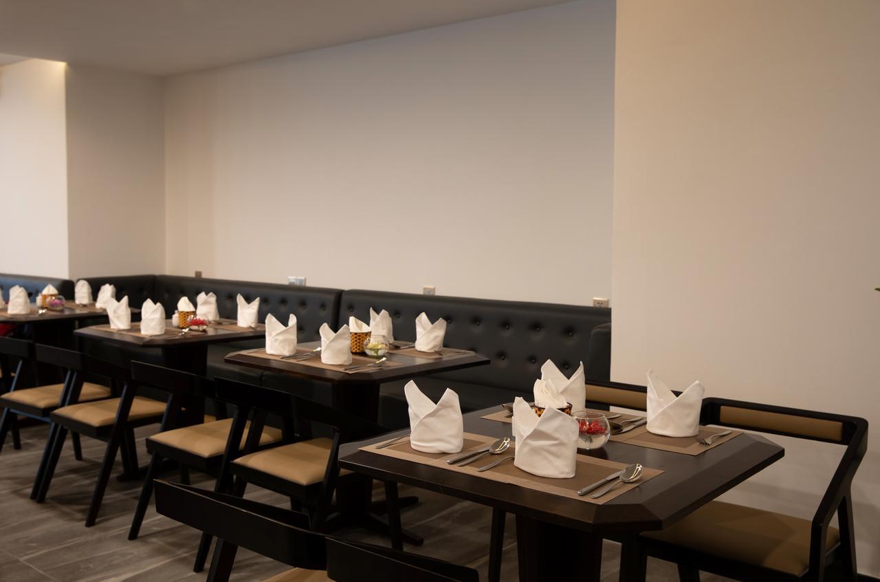 雄伟高级酒店 芽庄 外观 照片